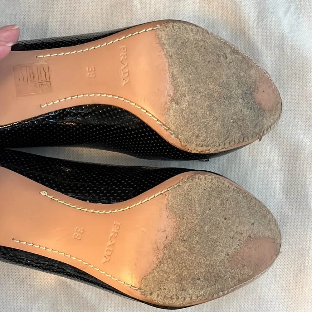 Prada Black Perforated Leather Bow Wooden Heels 38 - Picture 7 of 10